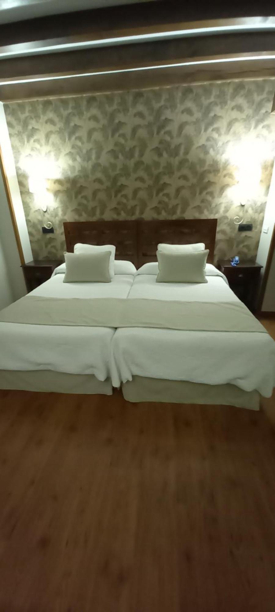 La Casona De Revolgo Hotel Santillana del Mar Luaran gambar